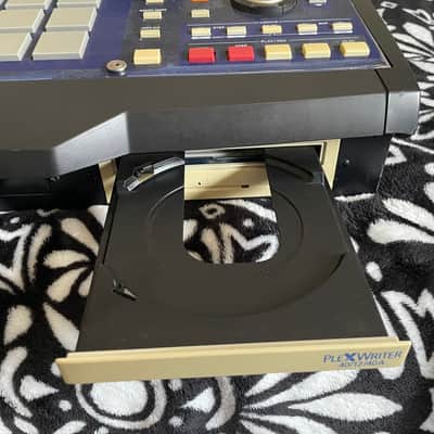 Akai MPC4000 (Not Working)! For parts only! image 8