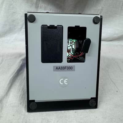 Rockman SR&D Tom Scholz Acoustic Guitar Pedal (blue button) - missing 1 battery cover image 7