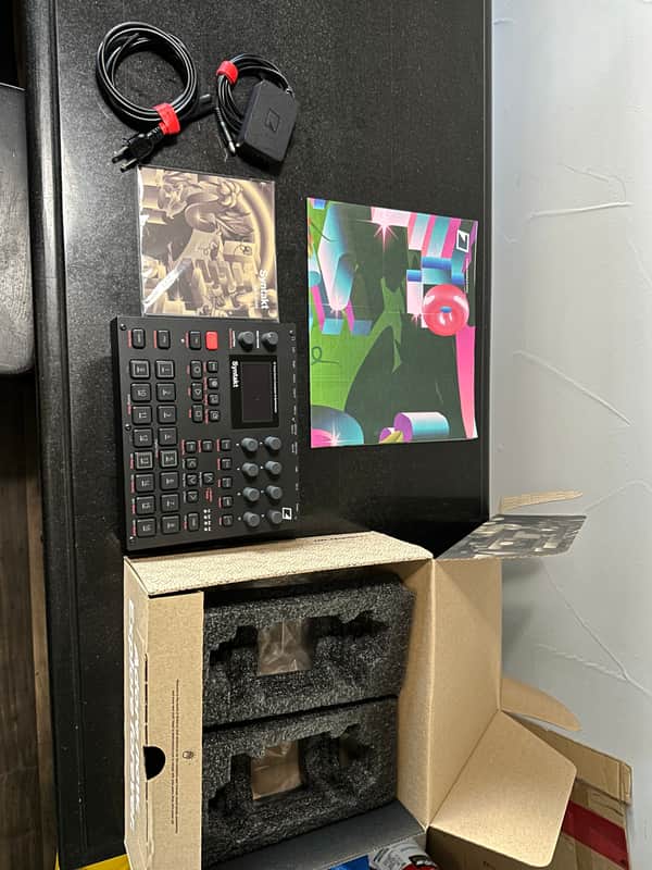 Elektron Syntakt 12 Track Drum Computer & Synthesizer 2022- Present - Black image 1
