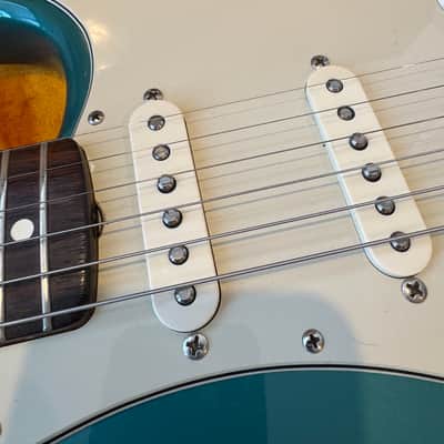 Fender ‘62 AVRI American Vintage Reissue Stratocaster 2004/2005 - Ocean Turquoise image 11