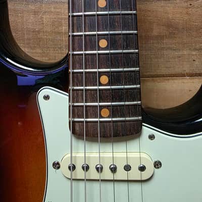 Fender American Vintage II 1961 Stratocaster (Pre-Owned) - 3-Color Sunburst w/ Case image 11
