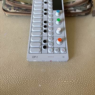Teenage Engineering OP-1 Portable Synthesizer Workstation 2011 - Present - White image 3