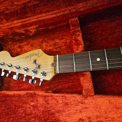 Fender Big Apple Stratocaster with Rosewood Fretboard 1997 - 2000 - 3-Color Sunburst image 2