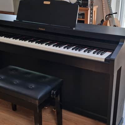 Roland HP504 88-Key Digital piano Black image 2