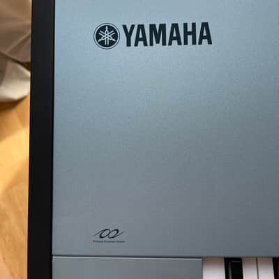 Yamaha Motif XS 8 Production Synthesizer 2000s - Gray image 10