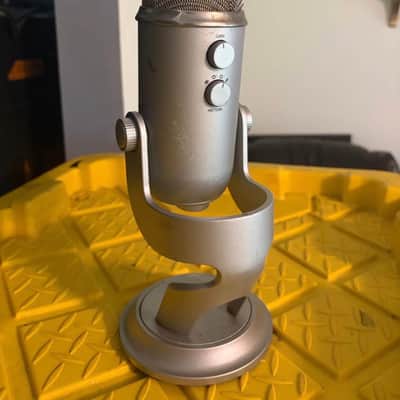 Blue Yeti Multipattern USB Microphone image 2