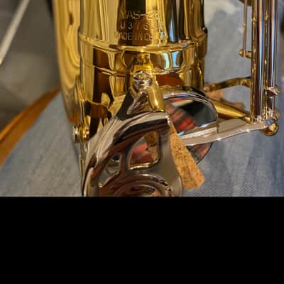 Yamaha YAS-26 Standard Alto Saxophone 2017 - Lacquered Brass image 10