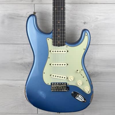 FENDER 1962 Custom Shop Stratocaster Relic, Rosewood Fingerboard, Aged Lake Placid Blue image 3