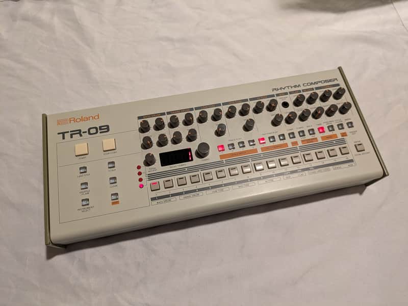 Roland TR-09 Rhythm Composer