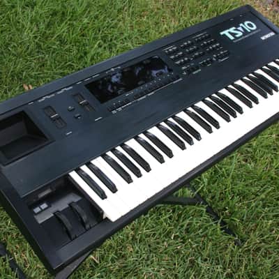 Ensoniq TS-10 workstation image 1