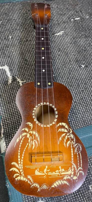 Silvertone Vintage Soprano Ukulele - Includes Chipboard Case! image 1
