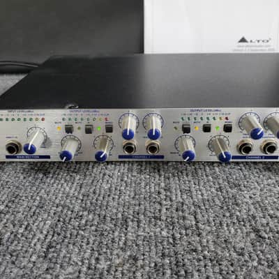 Alto Professional 4 channel headphone amp HPA4 2005 - Silver image 2