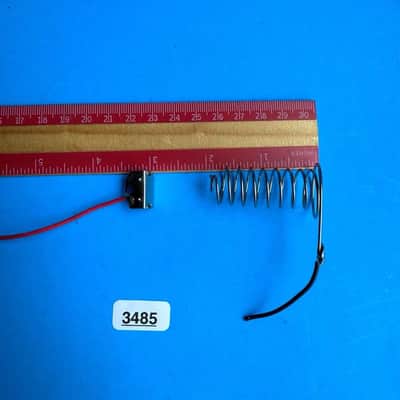 YAMAHA PSR-180 Keyboard Replacement Part: Battery Contact Spring Plate image 2