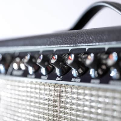 Fender '64 Custom Deluxe Reverb Hand Wired 20-Watt 1x12" Guitar Combo image 11