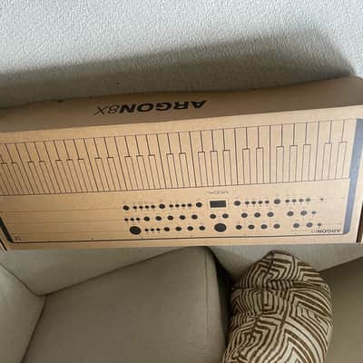 Modal Electronics Argon8X 8 Voice 61-Key Wavetable Synthesizer 2020 - Grey image 2