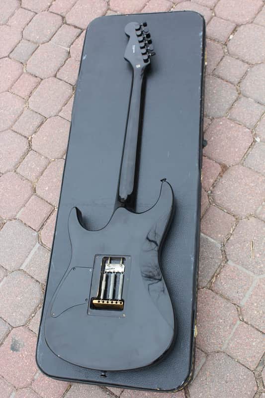 Fender Showmaster Blackout HH Stratocaster Made in Korea Electric