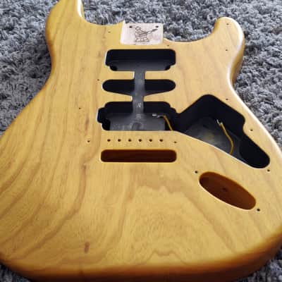 Warmoth 1-piece lightweight solid Swamp-Ash Stratocaster Body image 2