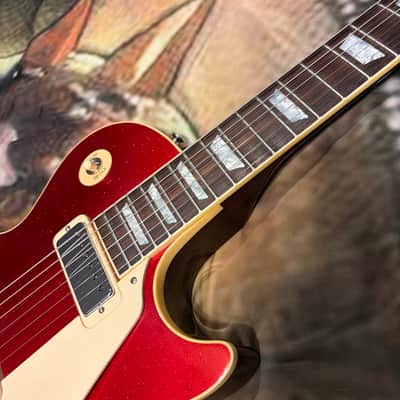 FANCY 💃! 2026 Gibson Custom Shop '76 Les Paul Deluxe Reissue Rocket Red Sparkle Top VOS Limited Edition LE 1976 Standard Norlin Era Mini Humbuckers Maple Neck Sandwich Body Construction ABR-1 Bridge Chrome Hardware Cream Plastics Brown Walnut Body image 9