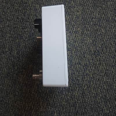 Drolo Stamme[n] V4 2020 - Present - White image 3
