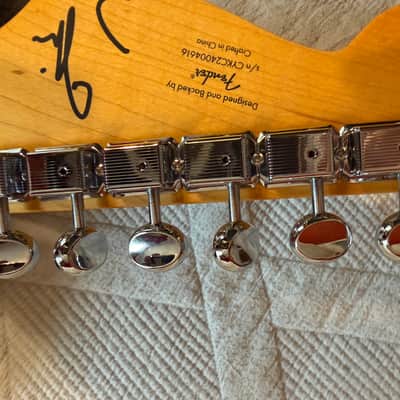 Squier J Mascis Jazzmaster with Laurel Fretboard 2018 - Present - Vintage White image 10