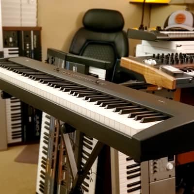 MUST SEE!!! KORG SP200 STAGE PIANO FULLY INSPECTED, SERVICED AND IN AMAZING CONDITION! image 3