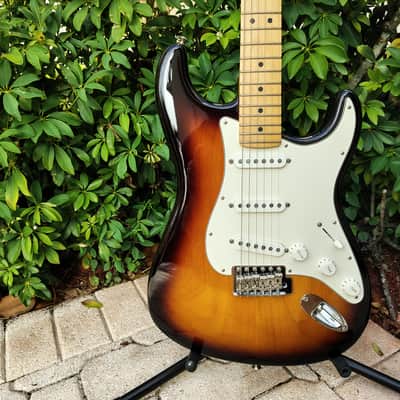 Fender American Special Strat Stratocaster 2-Tone Sunburst *UNPLAYED* 2011 image 5