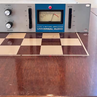 Universal Audio 1176 Revision B Blue Stripe in nice original condition including pig tails plug and play image 3