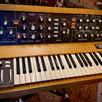 Moog Minimoog Model D Reissue 44-Key Monophonic Synthesizer (2016) 2016 - 2017 - Black / Wood image 2