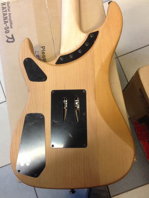 美品　Washburn N3　NUNO BETTENCOURT Model Washburn Nuno Bettencourt N27 - 7-string | Sweetwater