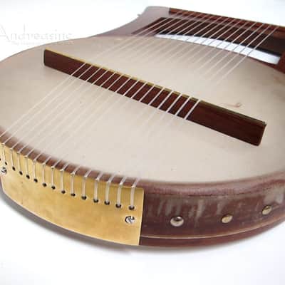 Nevel Harp with Case image 3