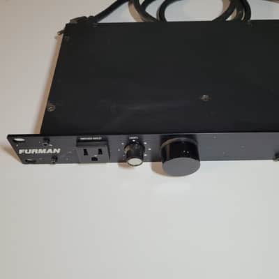 Furman M-8Lx Power Conditioner with Lights 2010s - Black image 2