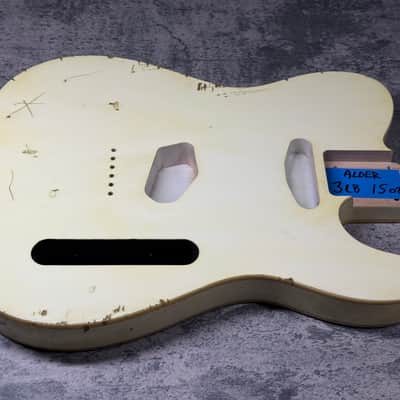 Real Life Relics 60’s Style Tele® Telecaster® Body Double Bound Aged Vintage White