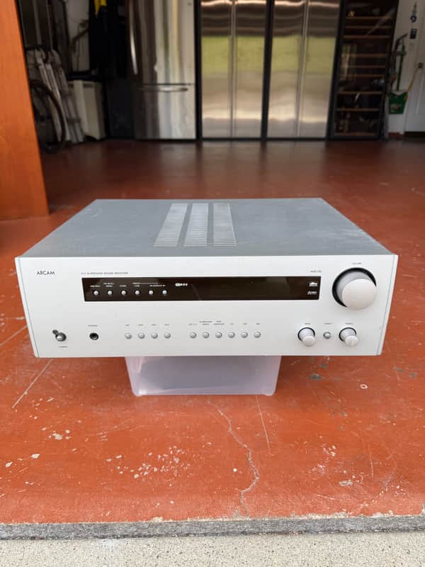 Arcam AVR100
