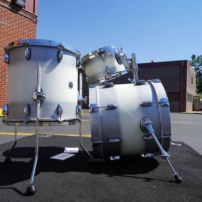 Gretsch USA Brooklyn Series 3pc Maple/Poplar Shell Pack SILVER MIST DUCO Satin Finish | 12''/14''/18'' image 2