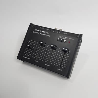 Realistic 32-1110 Desktop Electronic Reverb / Delay 1982 - 1989 image 1