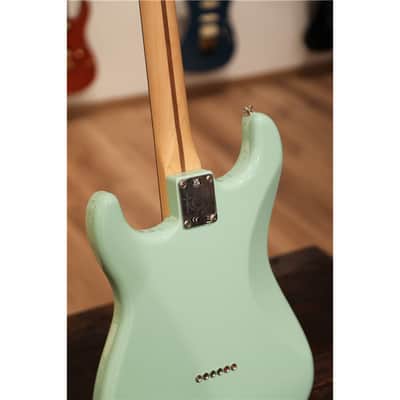 FENDER Tom Delonge Strat Surf Green Limited Edition image 13