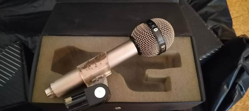 AKG D707C Mic Deal: Save $0 Off MSRP!