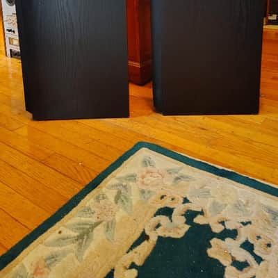 Boston Acoustic Lynnfield VR30 speakers and Boston Acoustic VR12 center speaker in excellent condition -2 2000's image 4