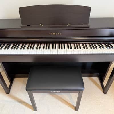 Yamaha CLP-575 Clavinova Digital Piano - Rosewood image 2