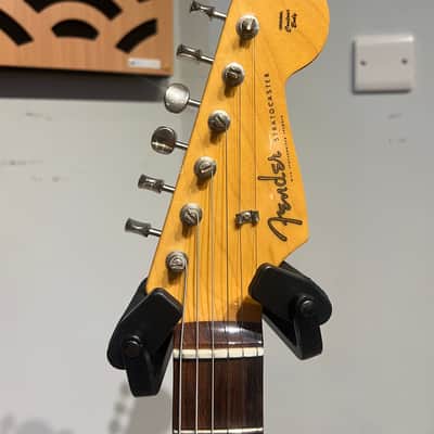 Fender Stratocaster Japan Hybrid 2018 - Burgundy mist image 7