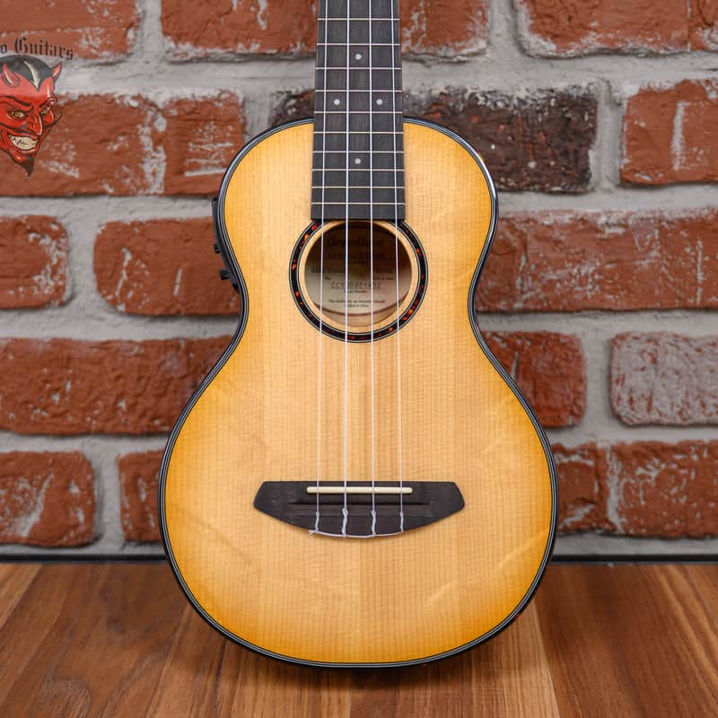 2018 Breedlove Luau CU E SM NS Natural Shadow