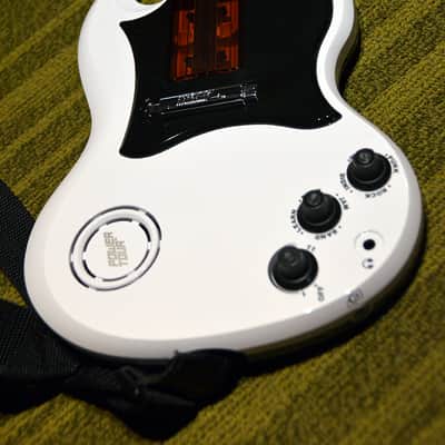 Gibson – Tiger Electronics/Power Tour Mini Toy Guitar image 2