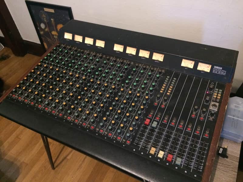 Yamaha 1608M Monitor Mixing Console 