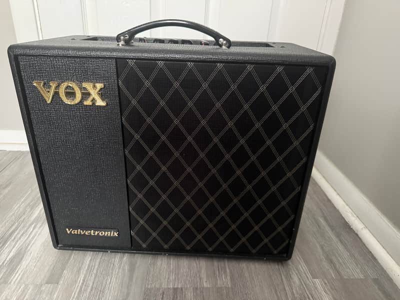 Vox VT40X 40-Watt 1x10 Digital Modeling Guitar Combo 2015 - Present - Black image 1