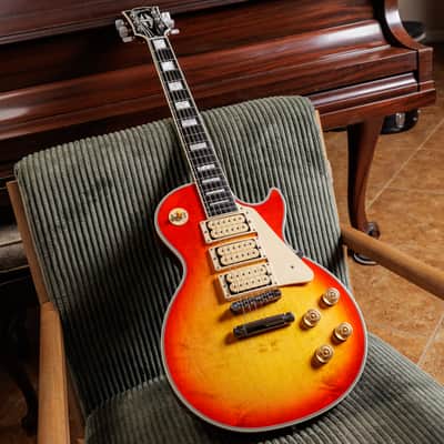 Gibson USA Ace Frehley Budokan Les Paul Custom 2012 - Heritage Cherry Sunburst image 2