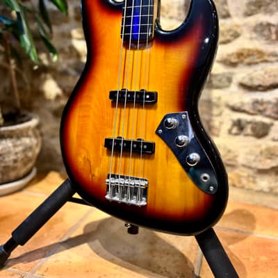 Squier Vintage Modified Jazz Bass Fretless 2007 - 2018 - 3-Color Sunburst image 3