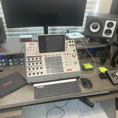 Akai MPC X SE (Special Edition) 2020s - Retro with Analog Case image 3