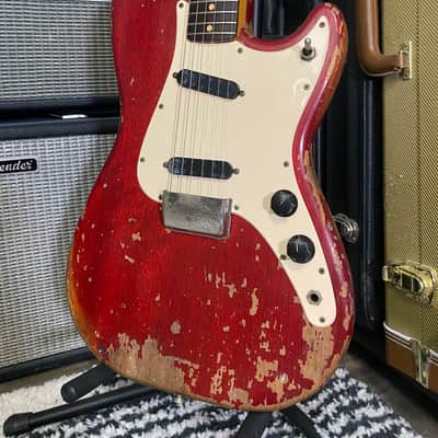 Fender Duo-Sonic Mahogany Body with Rosewood Fretboard 1961 - 1964 - Candy Apple Red image 2
