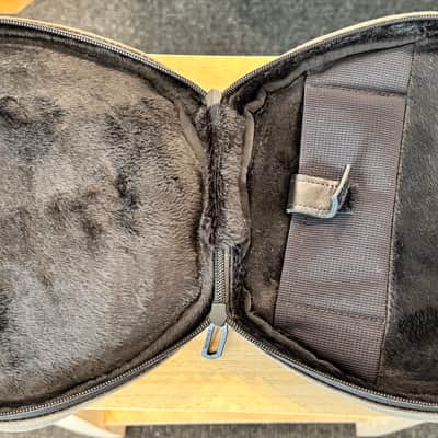 Apple AirPods Max Space Gray Lightning w/ WaterField Case + Max Stand image 5