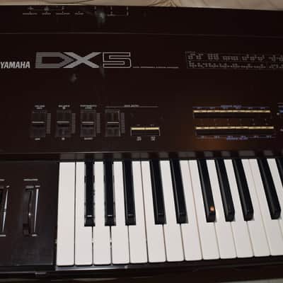 Yamaha DX5 Programmable Algorithm Synthesizer 1985 - 1987 - Black image 2